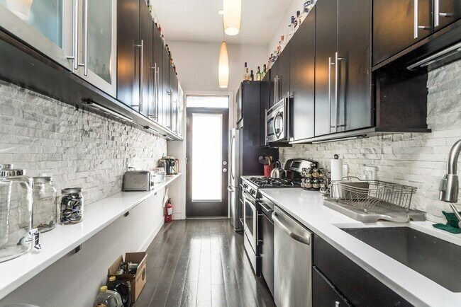 Photo - 25 Worthington St