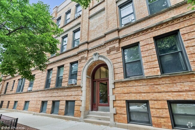 Building Photo - 2837 N Cambridge Ave Unit 3 Rental