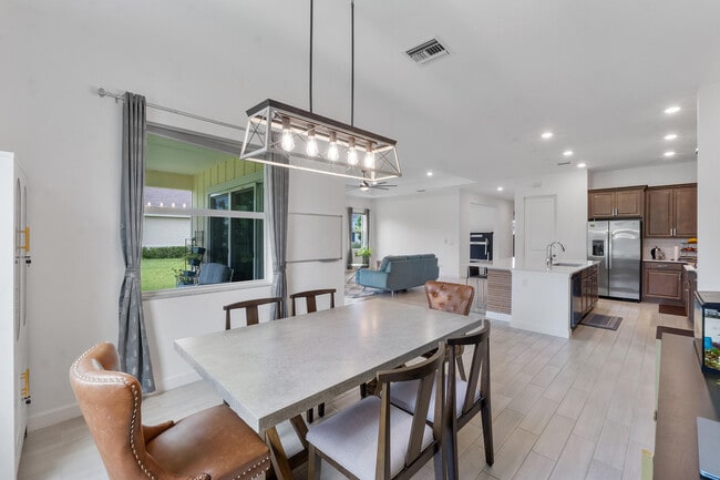 Photo - 19036 Broad Shore Walk