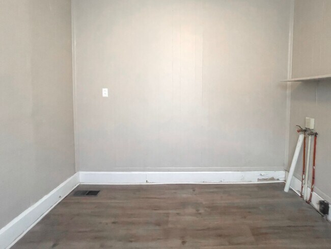 Photo - 1719 1/2-1719 1/2 W Adams St Unit 1719 W Adams St