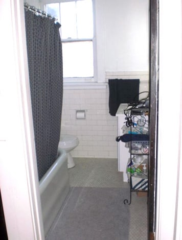 Bath - 3001 Knowlson Ave Unit 1st Floor apt. and Garage