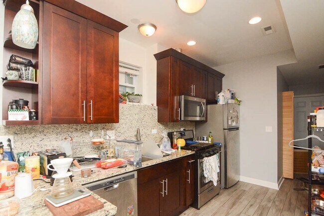 Photo - 3755 W Diversey Ave Unidad J06P