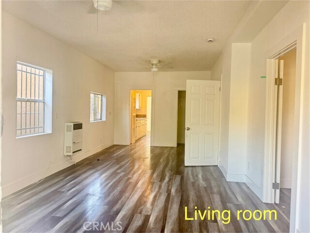 Photo - 206 W 52nd Pl