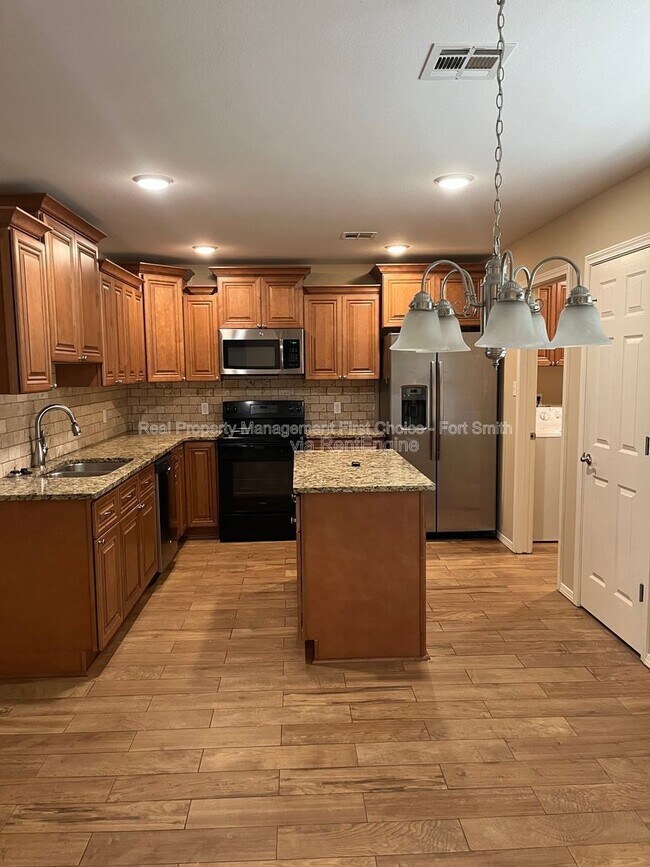 Photo - 529 Ridge Point Dr