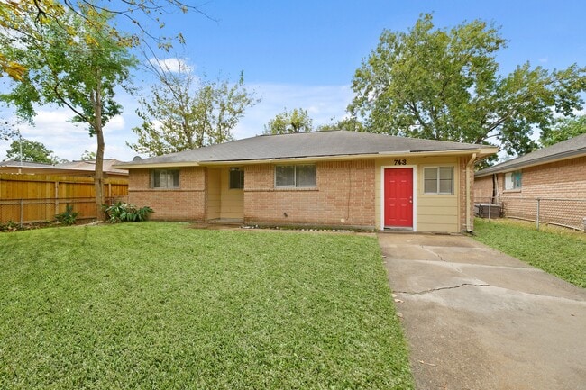 Photo - 743 Knob Hollow St