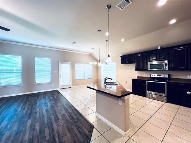 Photo - 217 Creekwood Dr