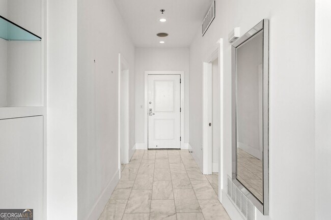 Photo - 3338 Peachtree Rd NE Unidad 3501