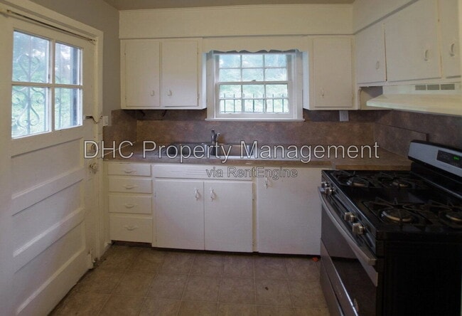 Photo - 1761 Tiger Flowers Dr NW