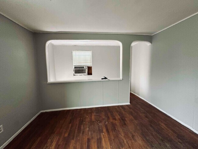 407 NW 5th St Unit above garage