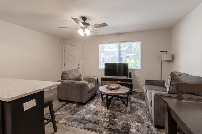 Photo - 801 N Ann St Unit 4