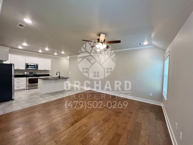 Photo - 591 Bradford Dr Unit A