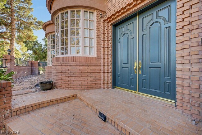Photo - 1105 Broadmoor Ave
