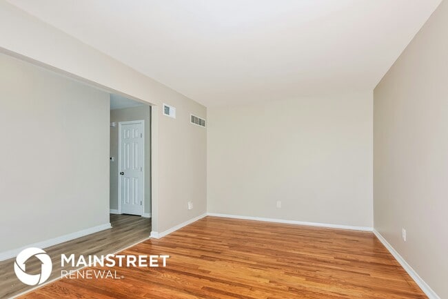 Photo - 6867 Thurston Ave