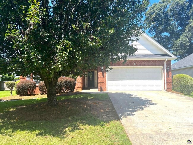 Photo - 400 Manchester Ln