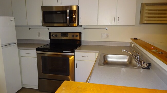 Photo - 1420 Hopkins St NW Unidad Hopkins One Bedroom