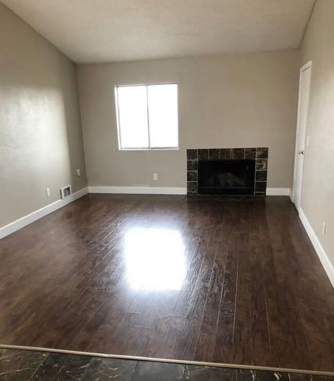 2100 Highview Ct Unit 2100 Highview Ct Apt. 4
