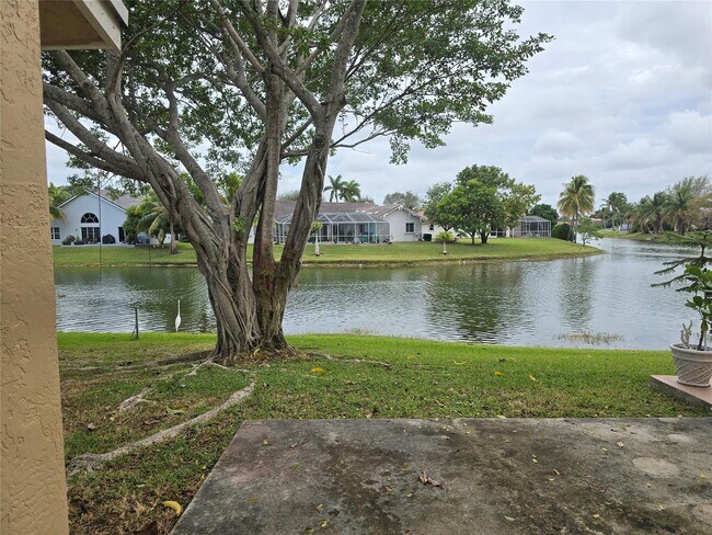 Photo - 9478 Palm Cir S