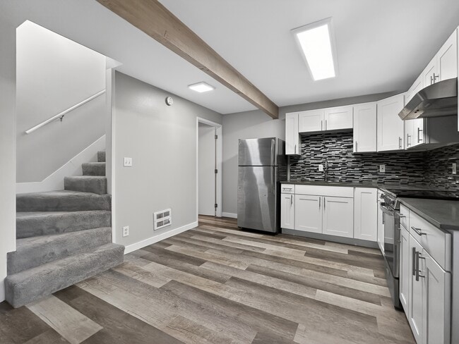 Building Photo - 5521 Brooklyn Ave NE