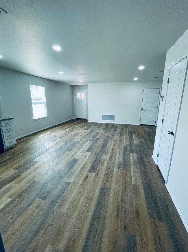 Photo - 223 S Fairland Ave