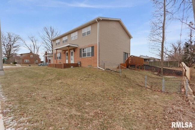 2020 W Glen Ave