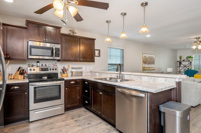 Photo - 202 Wainwright Dr