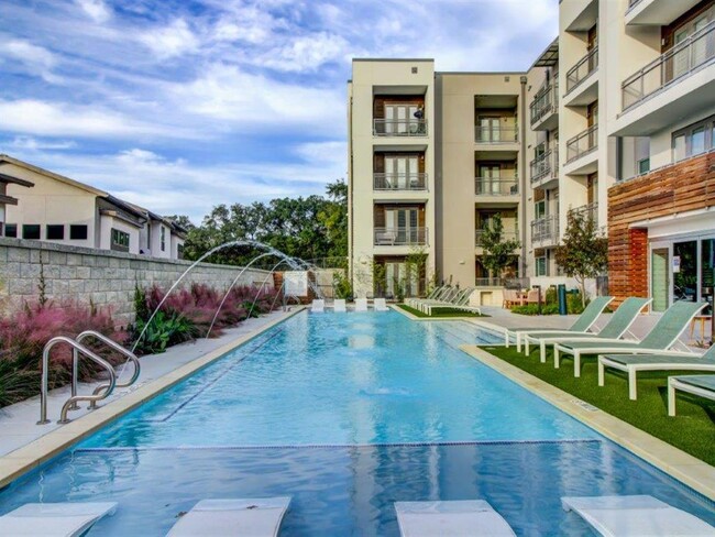Building Photo - Westerly 360 Rental