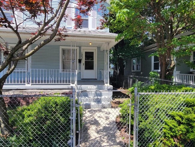 Building Photo - 1257 Creighton Ave Rental