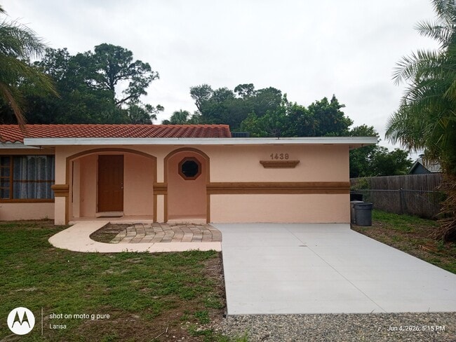 Photo - 1439 Glick Dr