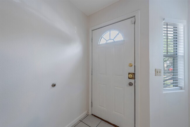 Photo - 3238 Alabama St Unidad 4