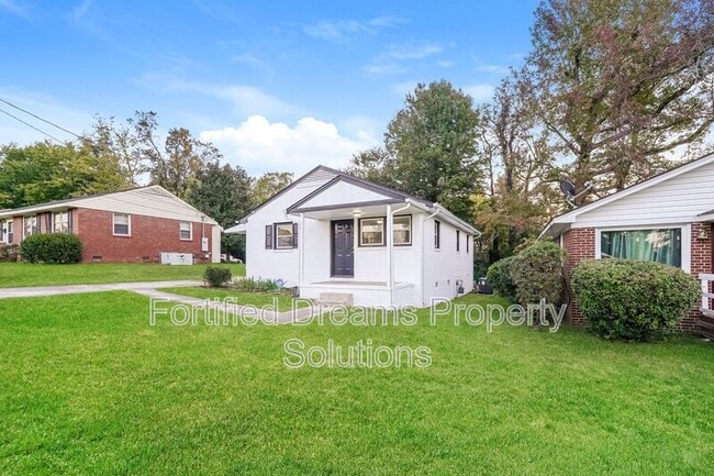 Photo - 1615 Eastwood Ave