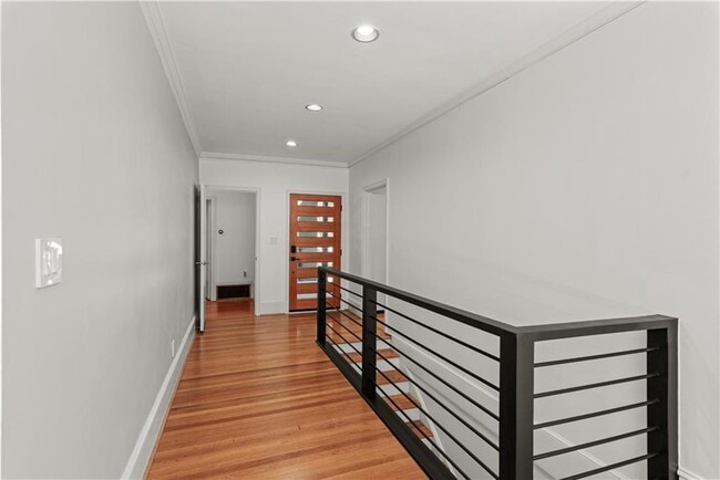 Photo - 2901 N Hills Dr NE