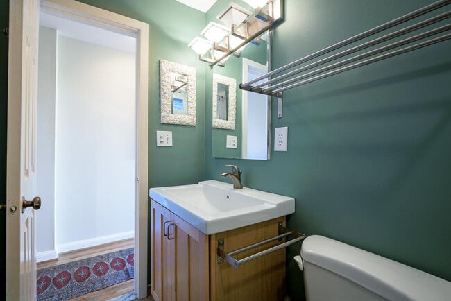 Photo - 504 Capitol Ct NE Unidad ID170373P