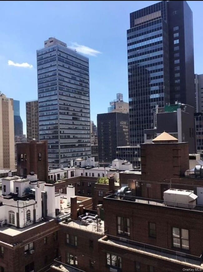 Photo - 145 E 48th St Unidad 22C