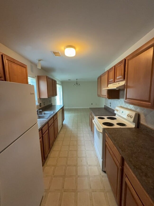 Photo - 525 S Maney Ct