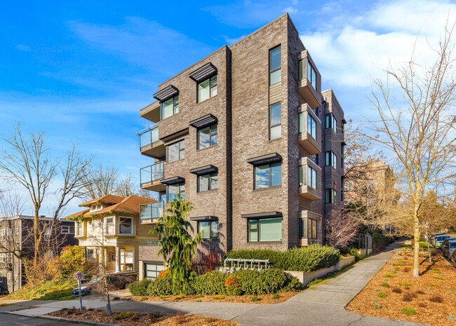 Photo - 403 13th Ave E Townhome