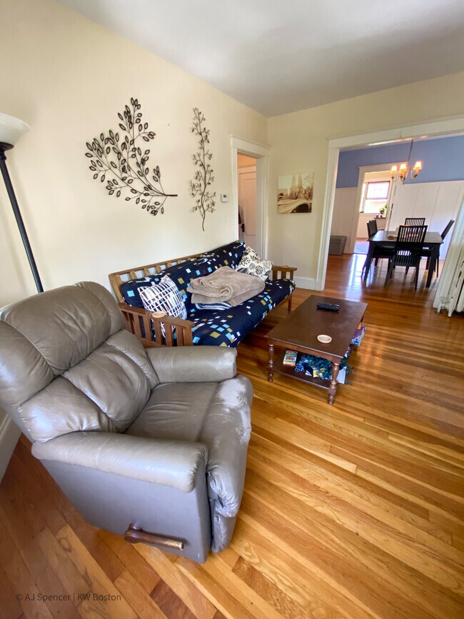 14 Upland Rd