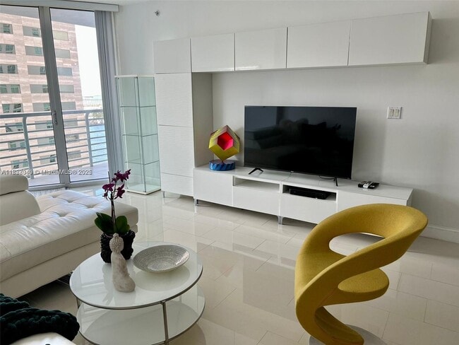 Photo - 335 S Biscayne Blvd Unidad 2202 Rental