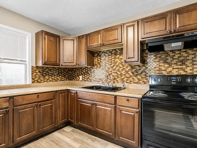 Photo - 2552 27th Ave N