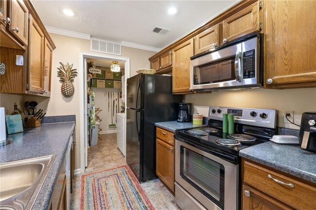Photo - 525 Warm Springs Cir