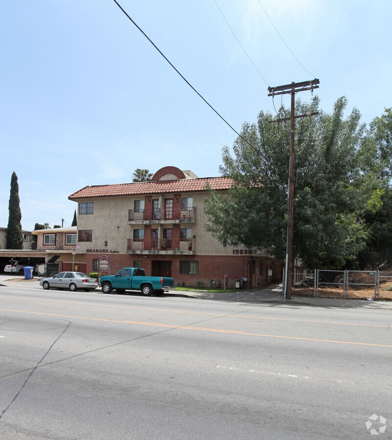 Granada Apartments - Granada Apartments