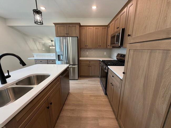 Photo - 545-547 68th St SE