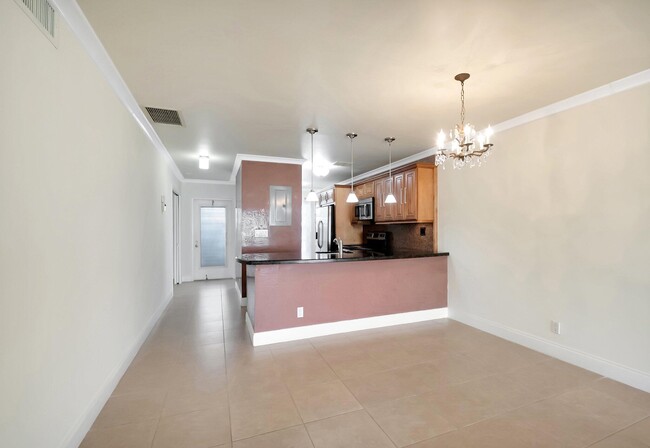 Photo - 2840 SW 13th St Unidad 104 Rental