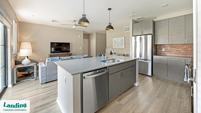 Photo - 402 W Lincoln St Unit 128.1407364