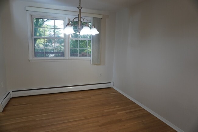 Photo - 239 E Timonium Rd