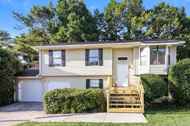 Building Photo - 2068 Lown Farm Ln