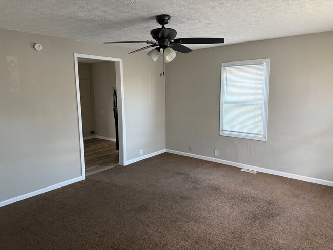 Photo - 2 Bedroom Home in a Central Area!