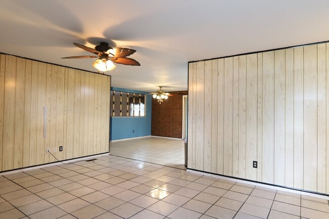 Photo - 4410 Pennystone Av