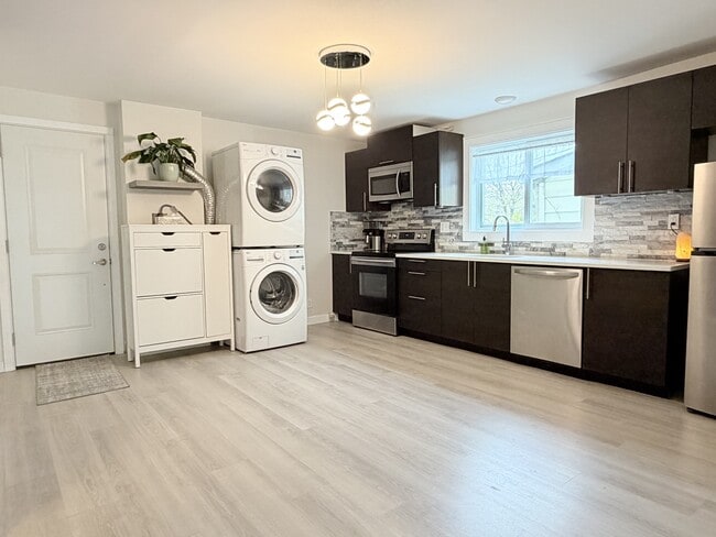 Photo - 1091 Marion Ave
