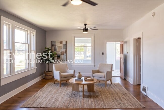 Photo - 2 Bed/1.5 Bath Home with Garage / Available Now!