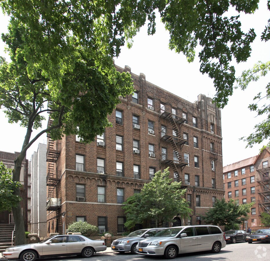 Photo - 760 Montgomery St Apartments